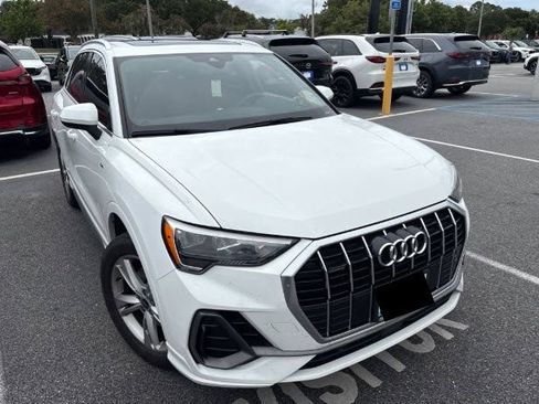 Used 2022 Audi Q3 2.0T Premium AWD/4WD image 2