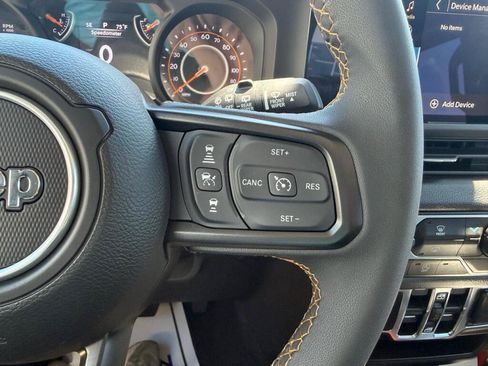 Used 2025 Jeep Wrangler Unlimited Sport AWD/4WD image 17