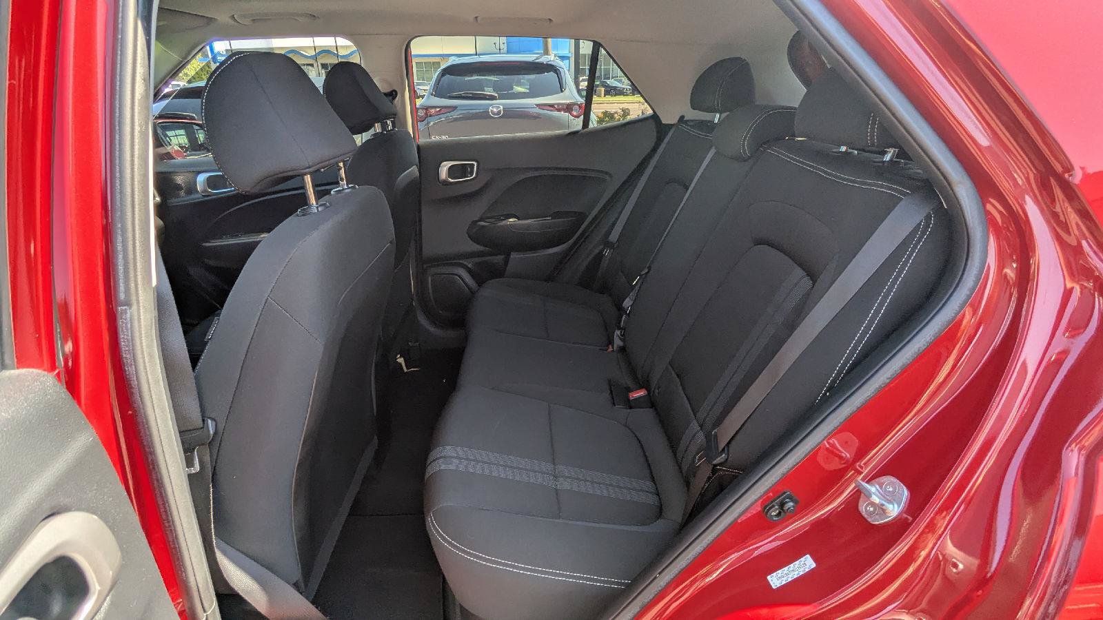 Used 2022 Hyundai Venue SEL FWD image 13