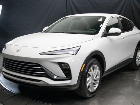 Used 2024 Buick Envista Preferred w/ Advanced Safety Package image 6