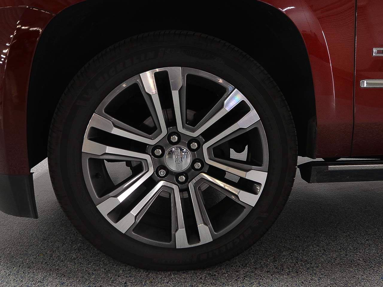 Used 2020 GMC Yukon Denali w/ Denali Premium Package AWD/4WD image 5