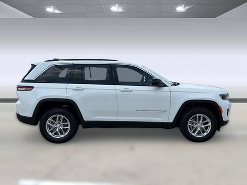 New 2026 Jeep Grand Cherokee Laredo RWD image 8