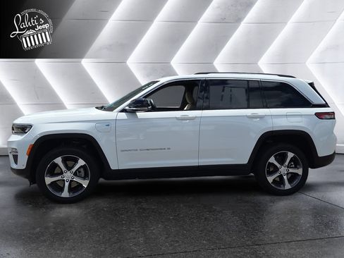 Certified 2023 Jeep Grand Cherokee 4WD 4xe w/ Luxury Tech Group II image 3