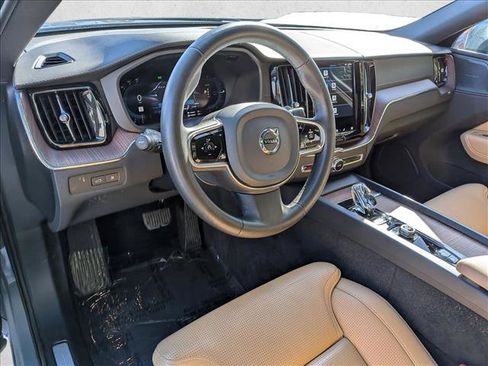 Certified 2023 Volvo XC60 T8 Ultimate image 10