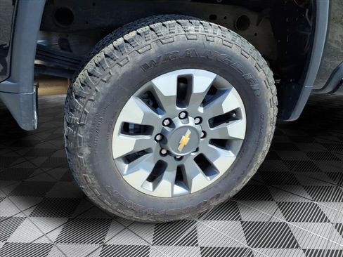 Used 2025 Chevrolet Silverado 2500 Custom w/ Custom Value Package AWD/4WD image 30