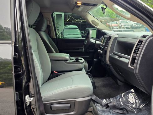Used 2017 RAM 1500 Express w/ Black Ram 1500 Express Group AWD/4WD image 27