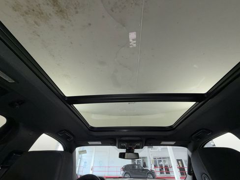 Used 2021 Chevrolet Suburban RST w/ Luxury Package image 24