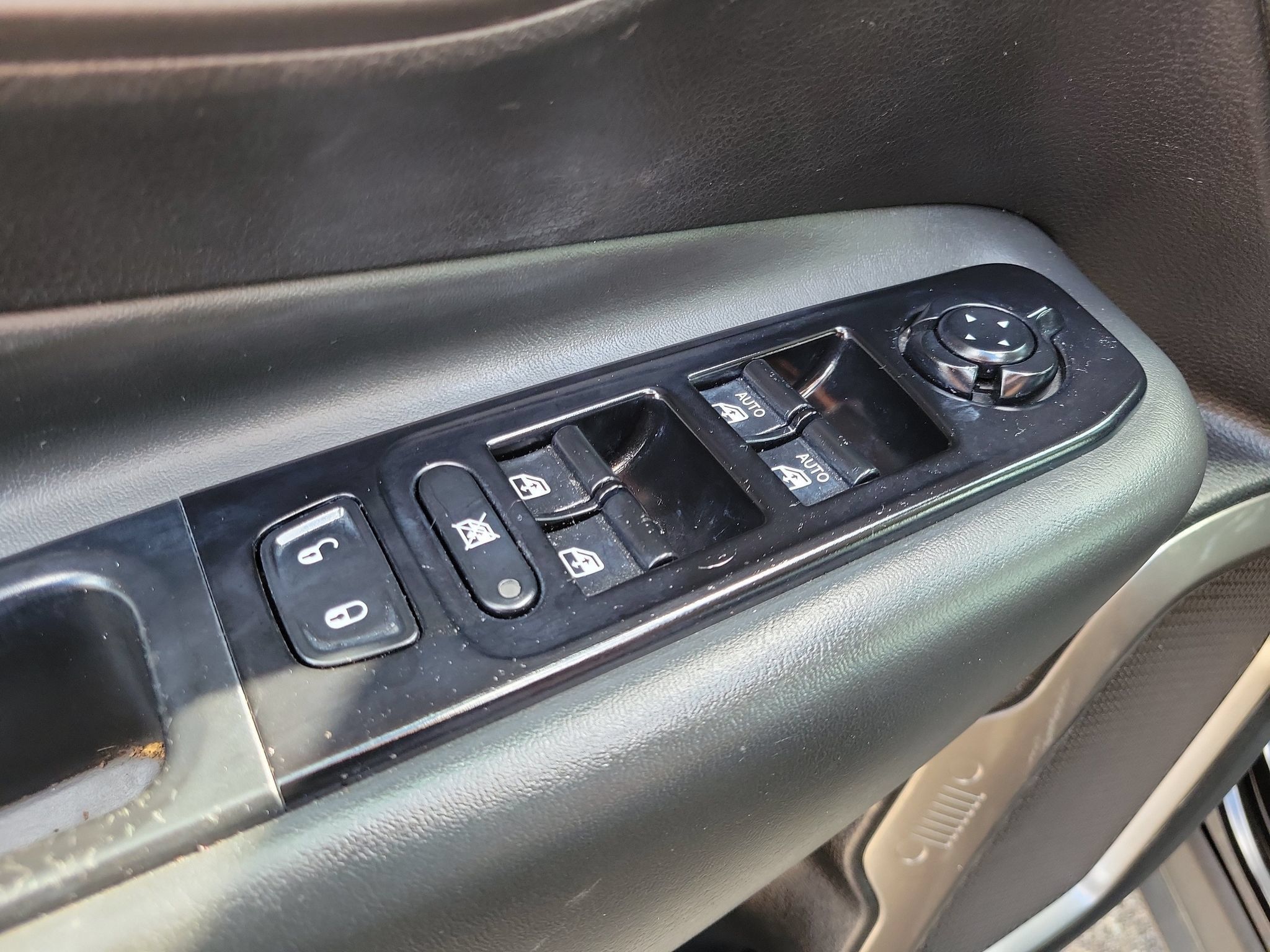 Used 2020 Jeep Renegade Limited AWD/4WD image 9