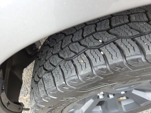 Used 2025 RAM 1500 Big Horn AWD/4WD image 13