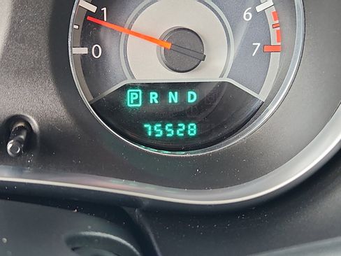 Used 2011 Chrysler 200 Limited image 11