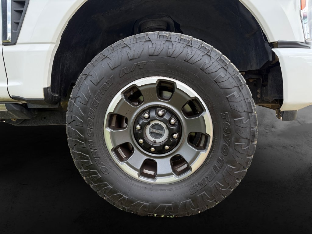 Used 2023 Ford F250 Platinum w/ Tremor Off-Road Package AWD/4WD image 12