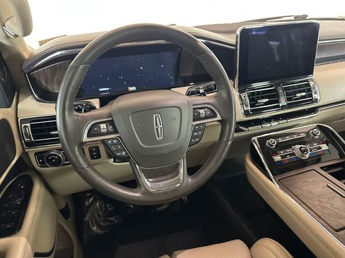 Used 2019 Lincoln Navigator Reserve AWD/4WD image 23