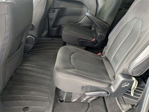 Used 2018 Chrysler Pacifica Touring Plus w/ S Appearance Package image 27