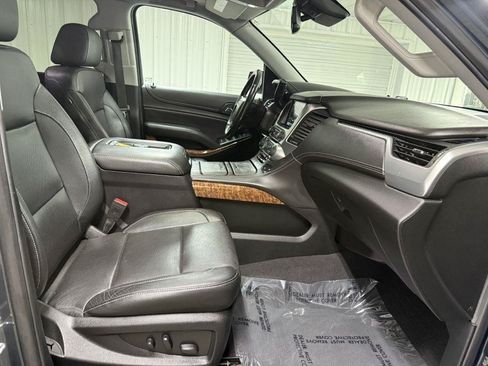 Used 2020 Chevrolet Suburban Premier AWD/4WD image 47