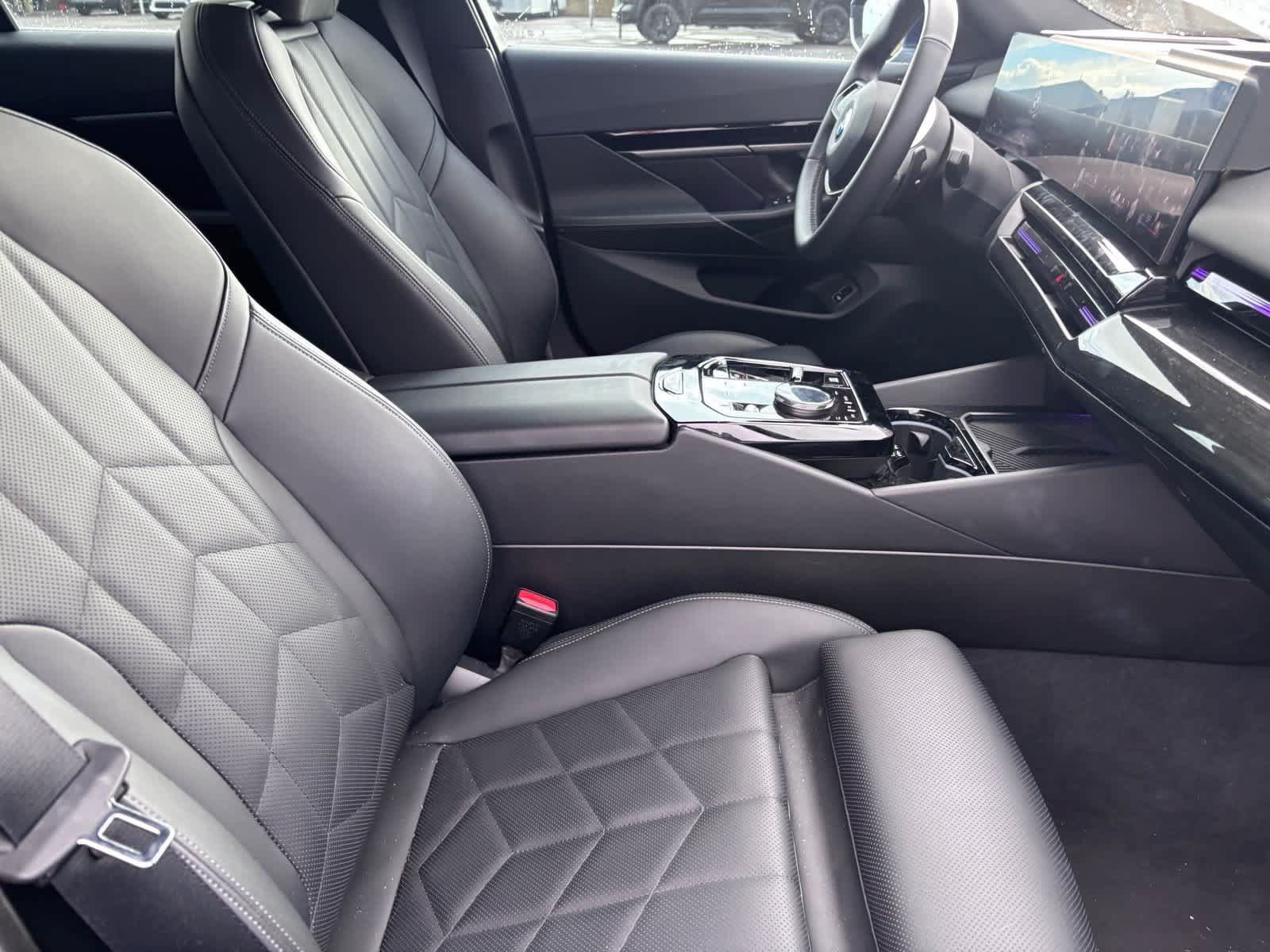 Used 2025 BMW 530i RWD image 9