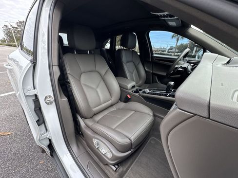 Used 2023 Porsche Macan image 29