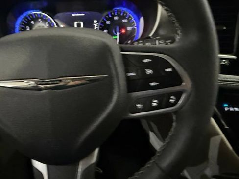 Used 2022 Chrysler Pacifica Touring-L AWD/4WD image 16
