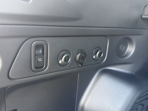 Used 2025 Subaru Forester Limited w/ Protection Package (1PH) image 26