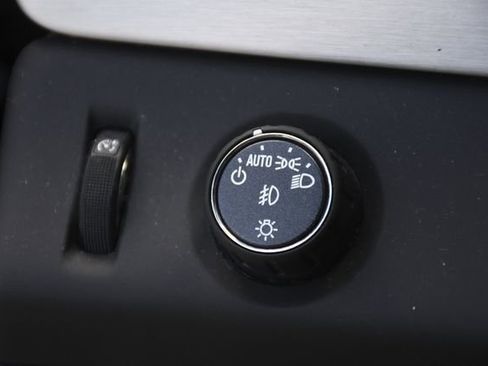 Used 2018 GMC Yukon SLE w/ SLE Value Package image 17