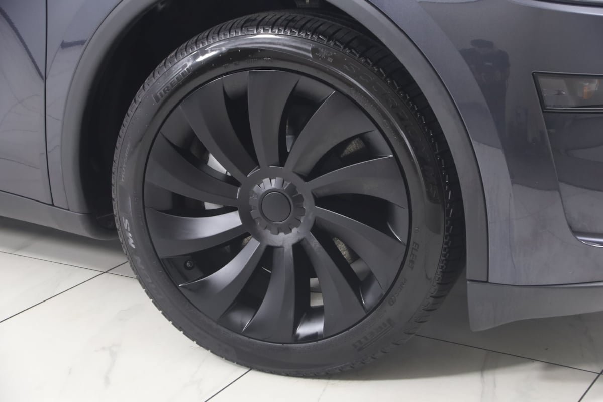 Used 2026 Tesla Model Y AWD image 17