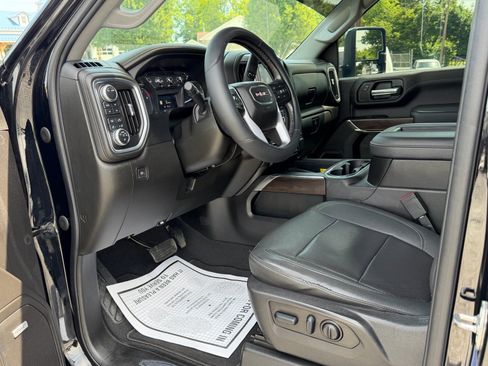 Used 2022 GMC Sierra 3500 SLT w/ SLT Preferred Package AWD/4WD image 13