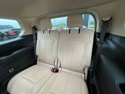 Used 2022 Jeep Grand Cherokee L Limited AWD/4WD image 27