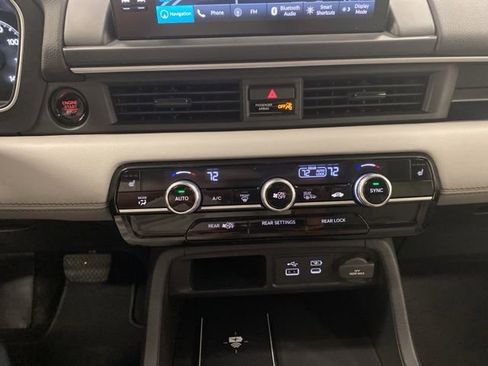 Certified 2025 Honda Pilot Touring image 13