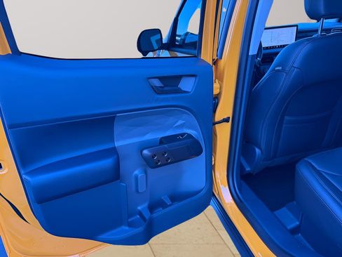 New 2026 Ford Maverick Lariat w/ Black Appearance Package image 32