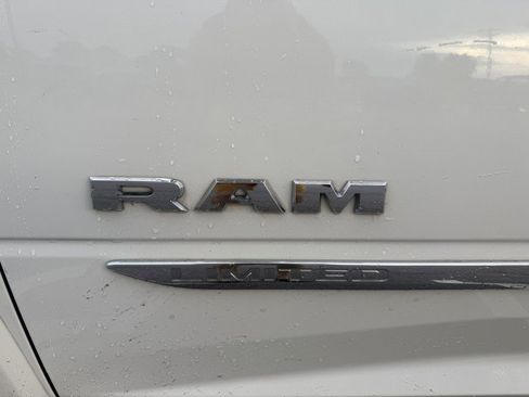 Used 2019 RAM 3500 Limited image 18