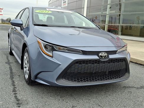 Certified 2022 Toyota Corolla LE image 2