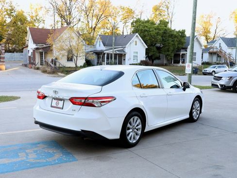 Used 2020 Toyota Camry LE image 7