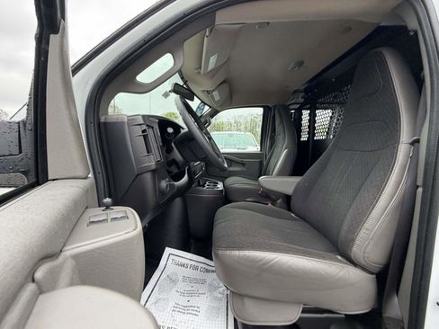 Used 2024 GMC Savana 2500 w/ Driver Convenience Package RWD image 17