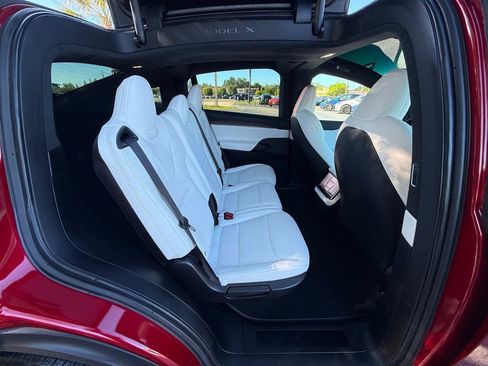 Used 2023 Tesla Model X image 28