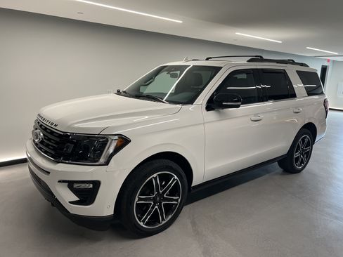 Used 2020 Ford Expedition Limited w/ Equipment Group 303A AWD/4WD image 4