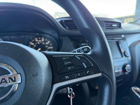 Used 2020 Nissan Rogue Sport S image 16