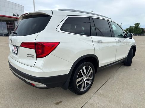Used 2018 Honda Pilot Touring image 3