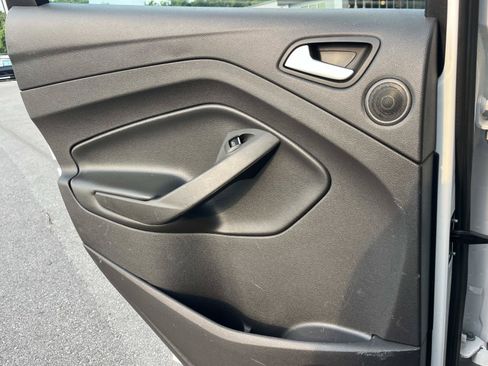 Used 2016 Ford C-MAX SEL w/ Equipment Group 302A FWD image 19
