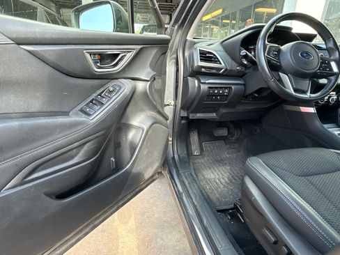 Used 2022 Subaru Forester Premium AWD/4WD image 6