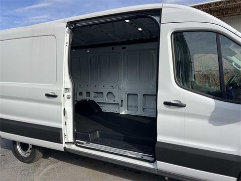 New 2025 Ford Transit 250 148 Medium Roof image 20