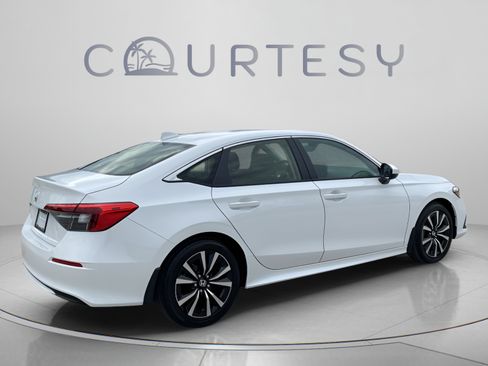 Used 2022 Honda Civic EX image 5