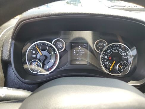 Used 2020 RAM 5500 Tradesman w/ Chrome Appearance Group AWD/4WD image 15