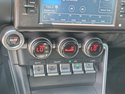 Used 2025 Toyota GR86 w/ ALL Weather Mat Package (TMS) RWD image 15