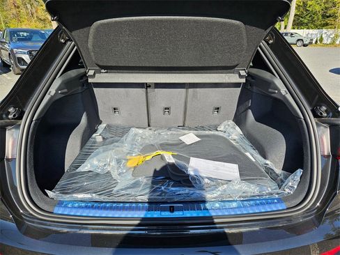 New 2025 Audi Q3 2.0T Premium image 23