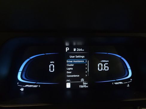 Used 2025 Hyundai Elantra SE image 23