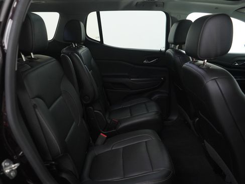 Used 2020 GMC Acadia SLT w/ Premium Package image 11