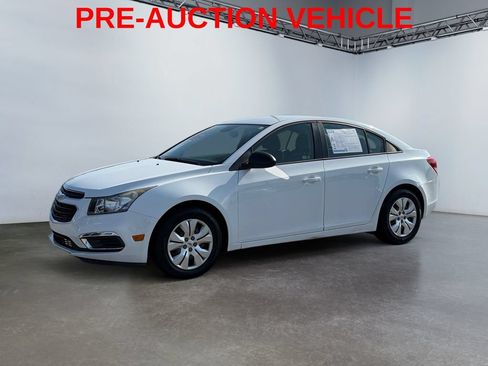 Used 2015 Chevrolet Cruze LS FWD image 7