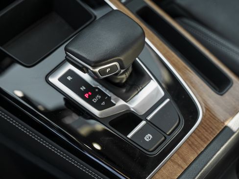 Used 2021 Audi Q5 e Premium Plus image 11