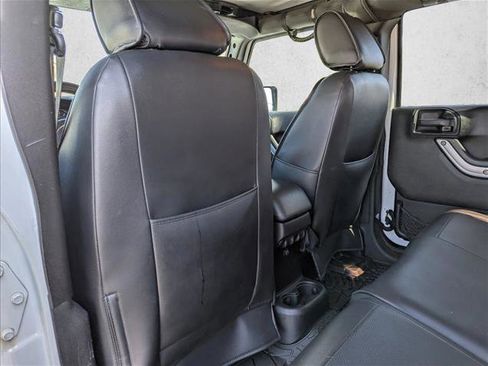 Used 2014 Jeep Wrangler Unlimited Rubicon w/ Max Tow Package image 22