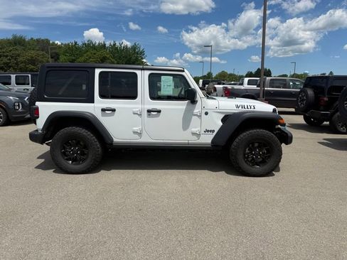 Used 2024 Jeep Wrangler Unlimited AWD/4WD image 5
