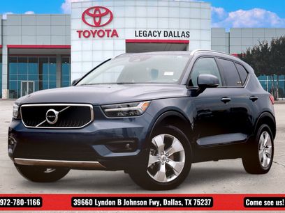 Used 2022 Volvo XC40 T5 Momentum
